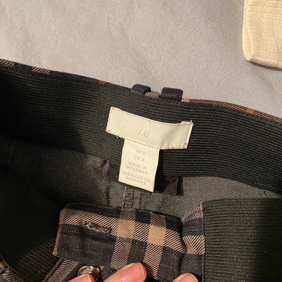 H&M plaid fitted chino pants - Picture 2 of 6